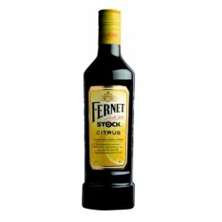 FERNET STOCK CITRUS 50CL 13.9 - Une combinaison de Fernet Stock classique et d'agrumes avec un goût sucré doux et une teneur en 
